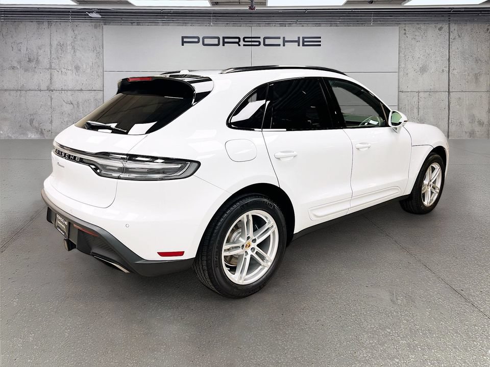 Certified 2026 Porsche Macan AWD/4WD image 9