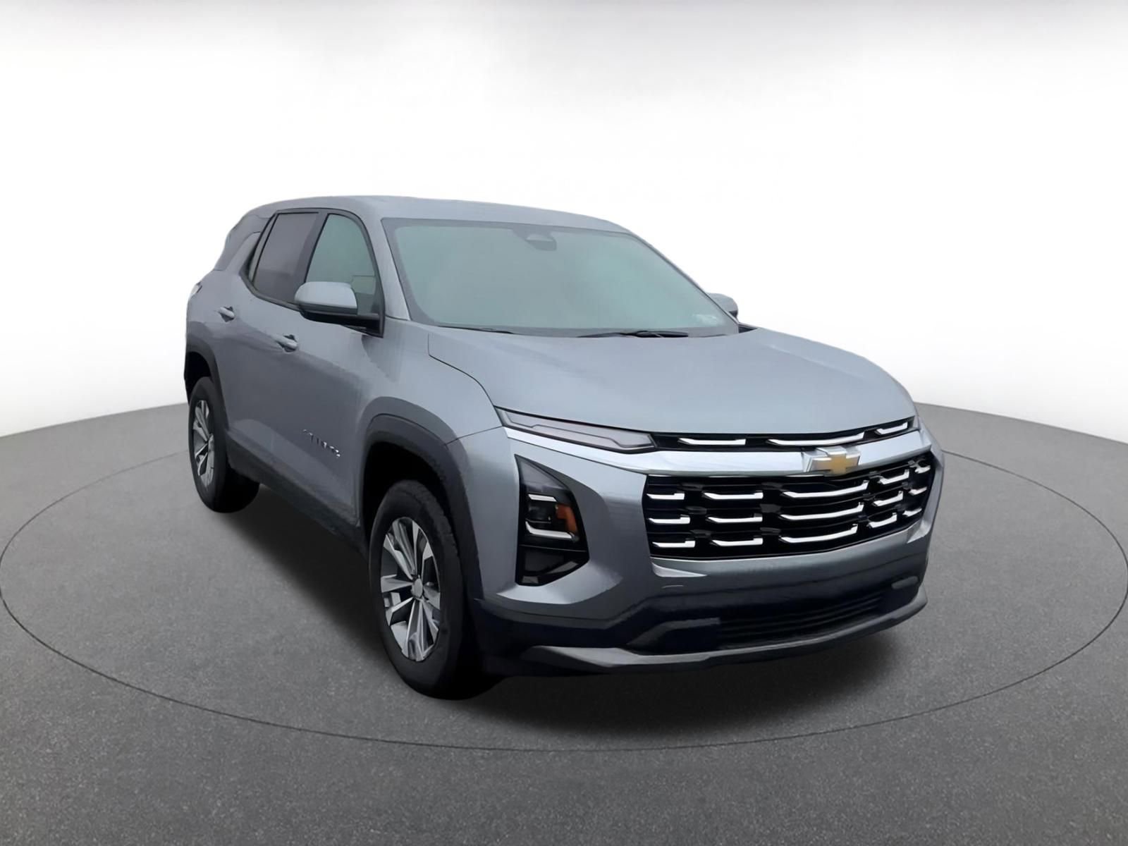 Used 2025 Chevrolet Equinox LT image 3