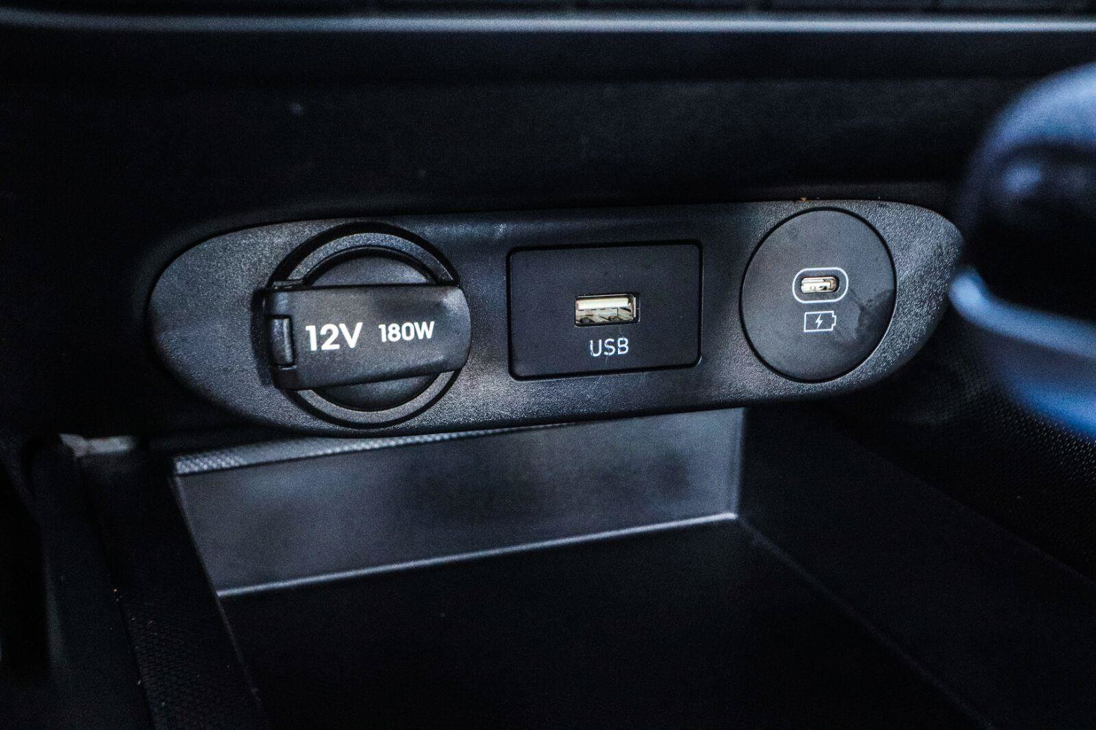 Used 2024 Hyundai Elantra SEL FWD image 11
