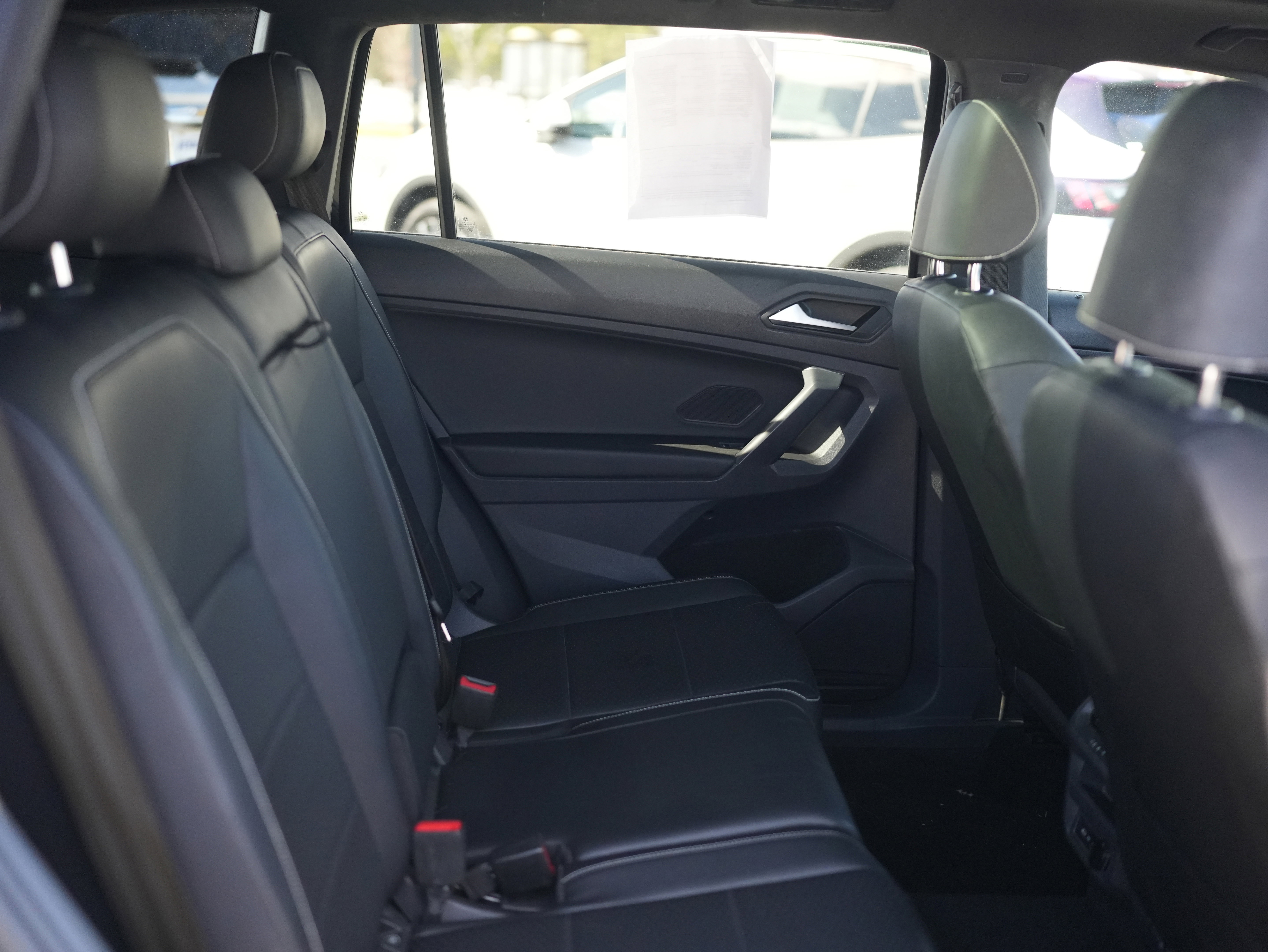 Certified 2021 Volkswagen Tiguan SE R-Line image 23