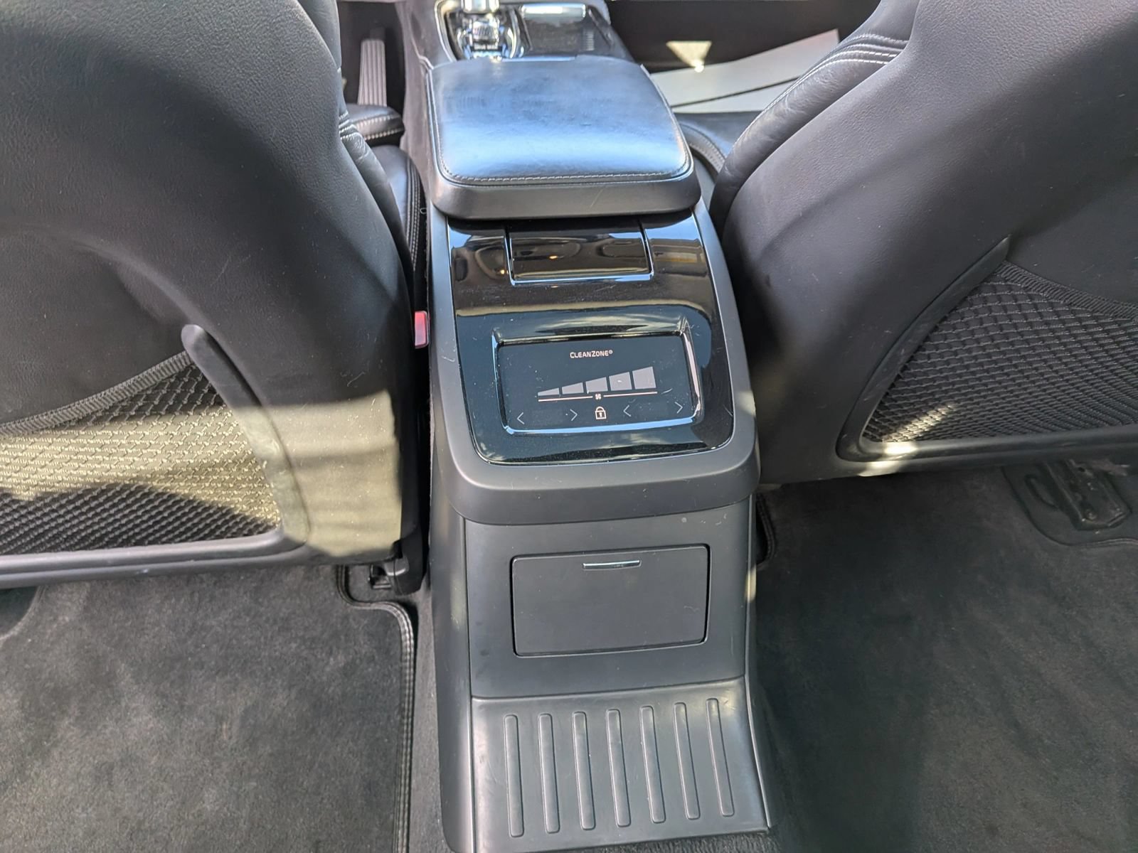 Used 2018 Volvo S90 T8 Inscription w/ Convenience Package AWD/4WD image 51