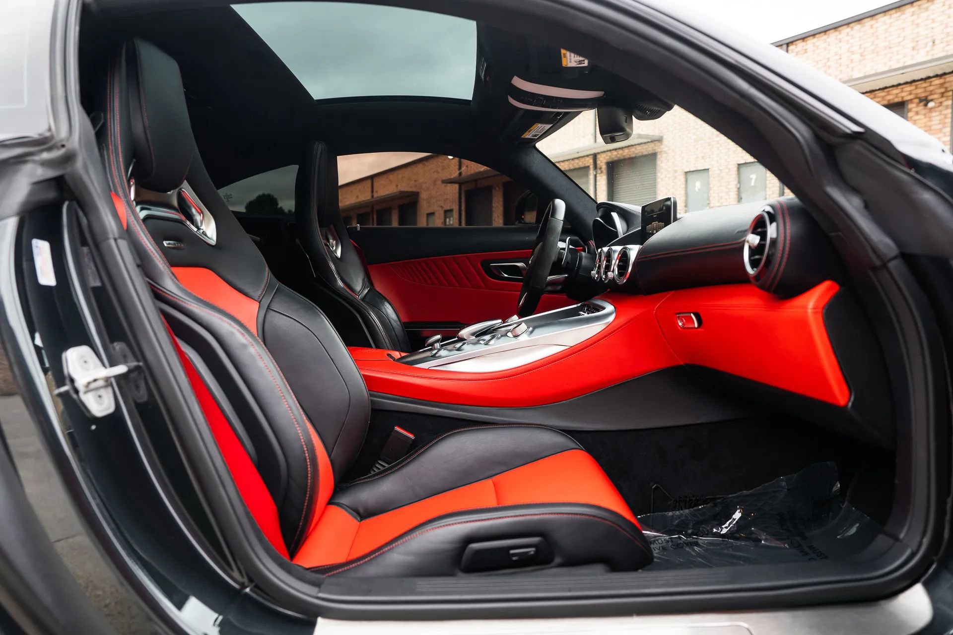 Used 2016 Mercedes-Benz AMG GT S w/ Exclusive Interior Package image 34