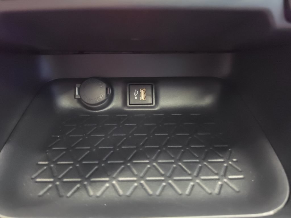 Used 2025 Toyota RAV4 XLE w/ Convenience Package FWD image 51