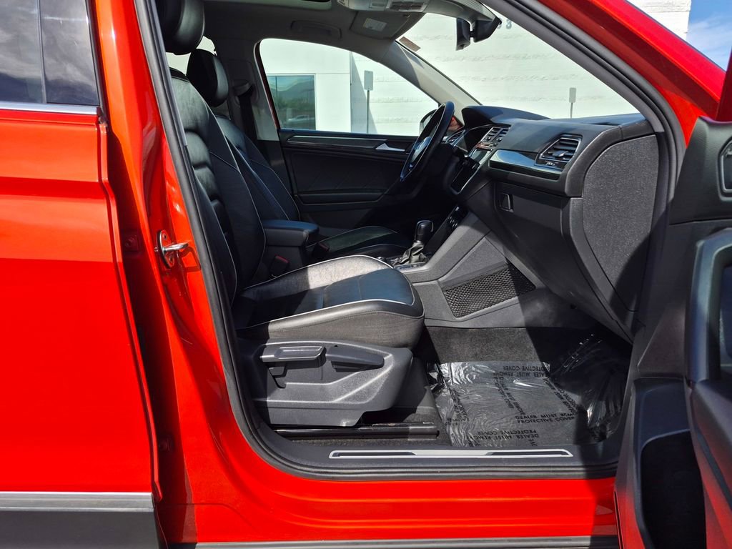Used 2019 Volkswagen Tiguan SEL Premium w/ 3rd Row Seat Package image 42