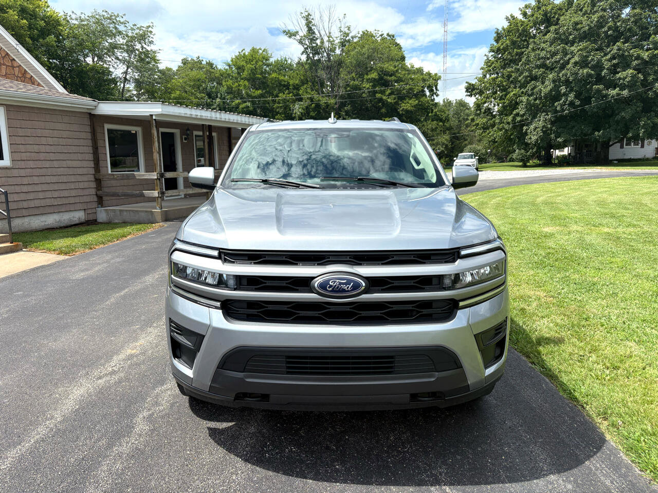 Used 2023 Ford Expedition Max XLT image 7