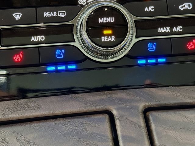 Used 2021 Lincoln Navigator Reserve w/ Luxury Package AWD/4WD image 24