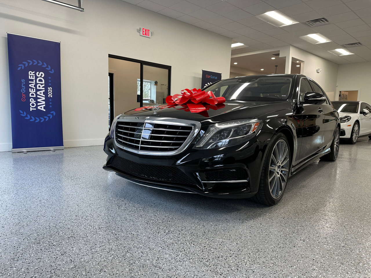 Used 2014 Mercedes-Benz S 550 Sedan image 3