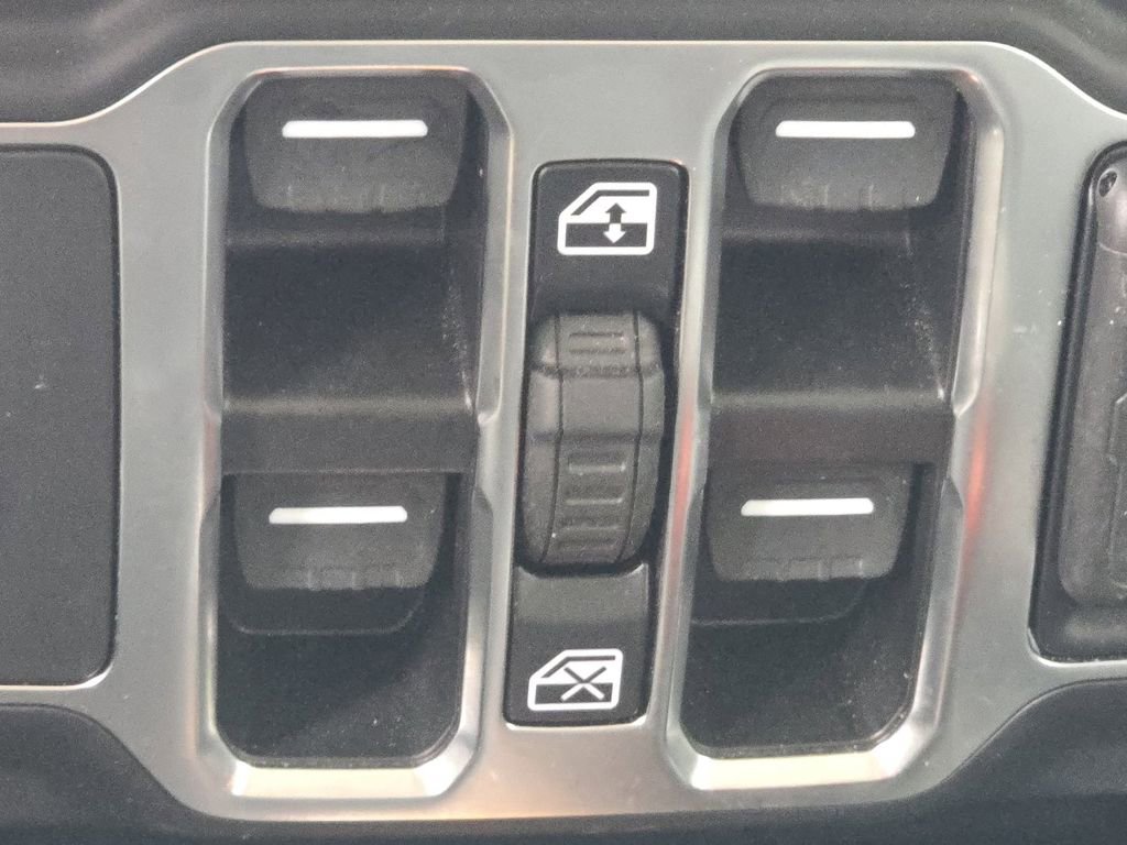 Used 2023 Jeep Wrangler Unlimited w/ Cold Weather Group AWD/4WD image 32