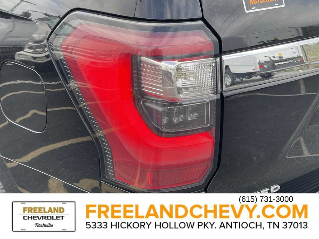 Used 2018 Ford Expedition Limited image 11