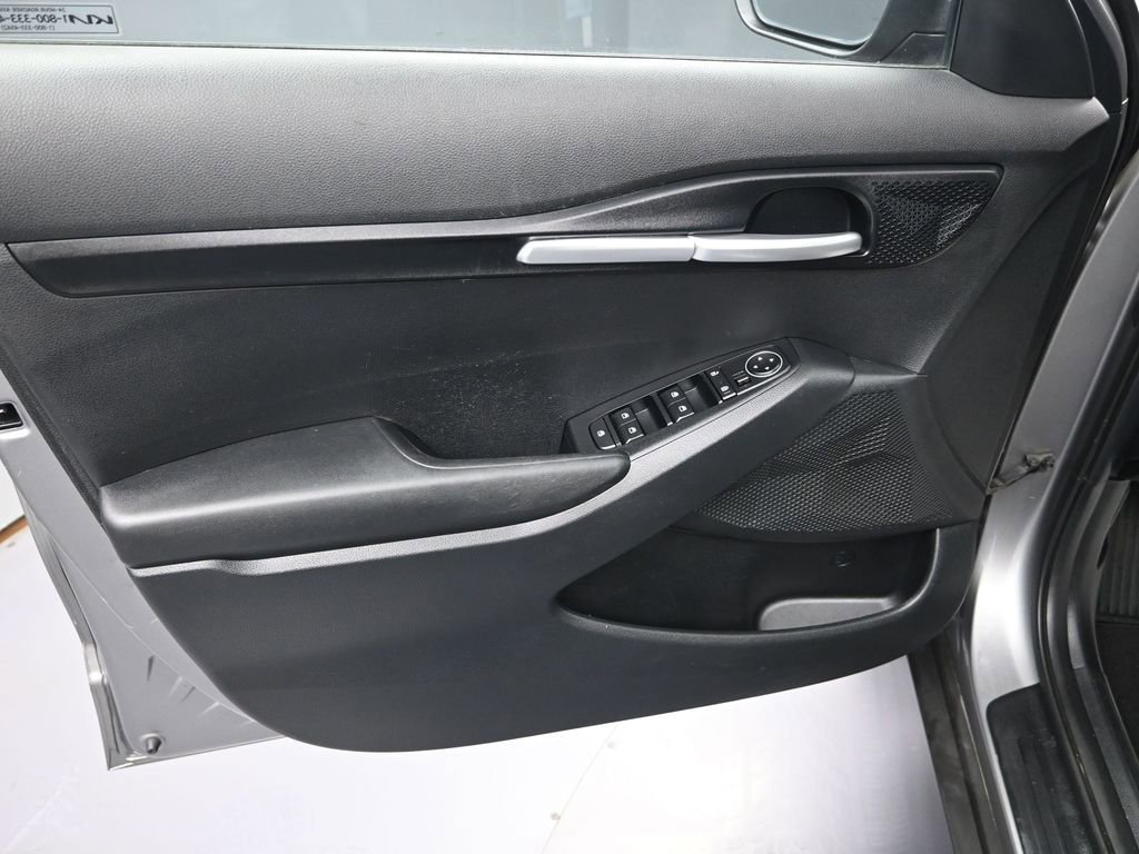 Used 2023 Kia Seltos LX image 10