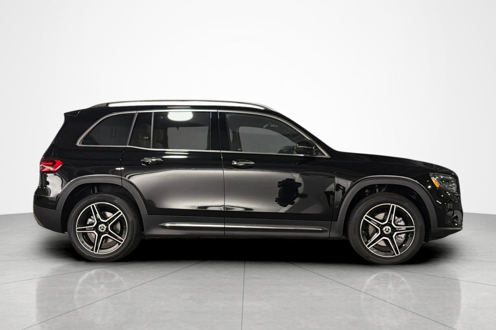 New 2026 Mercedes-Benz GLB 250 image 6