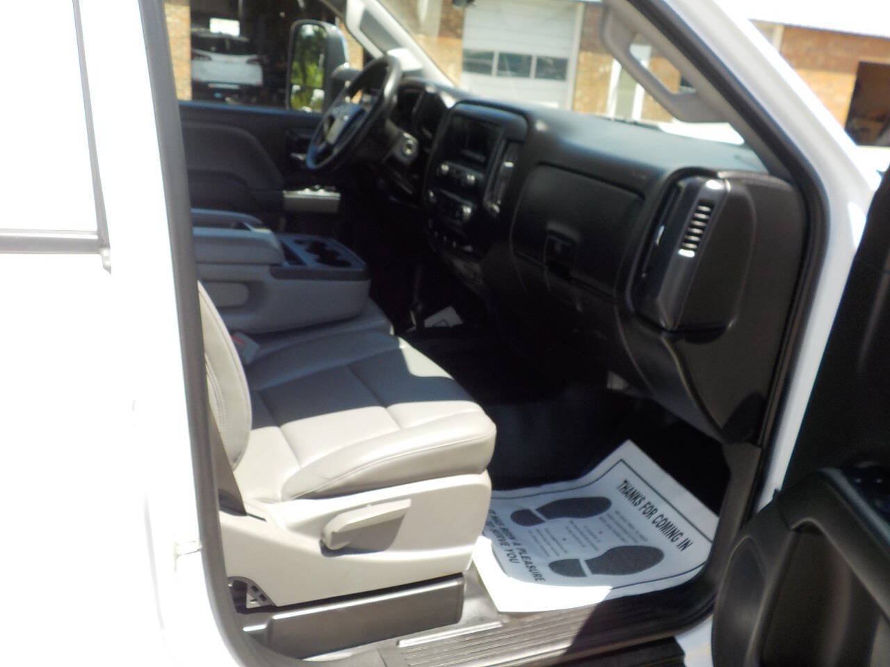 Used 2015 Chevrolet Silverado 2500 W/T AWD/4WD image 25