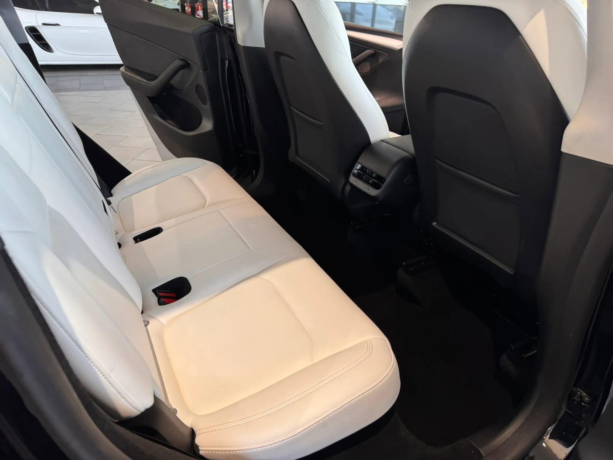 Used 2023 Tesla Model Y Long Range AWD/4WD image 15