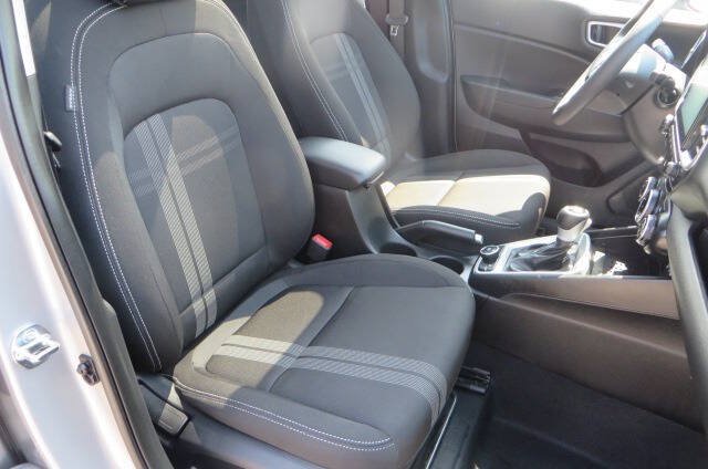 Used 2026 Hyundai Venue SEL FWD image 30