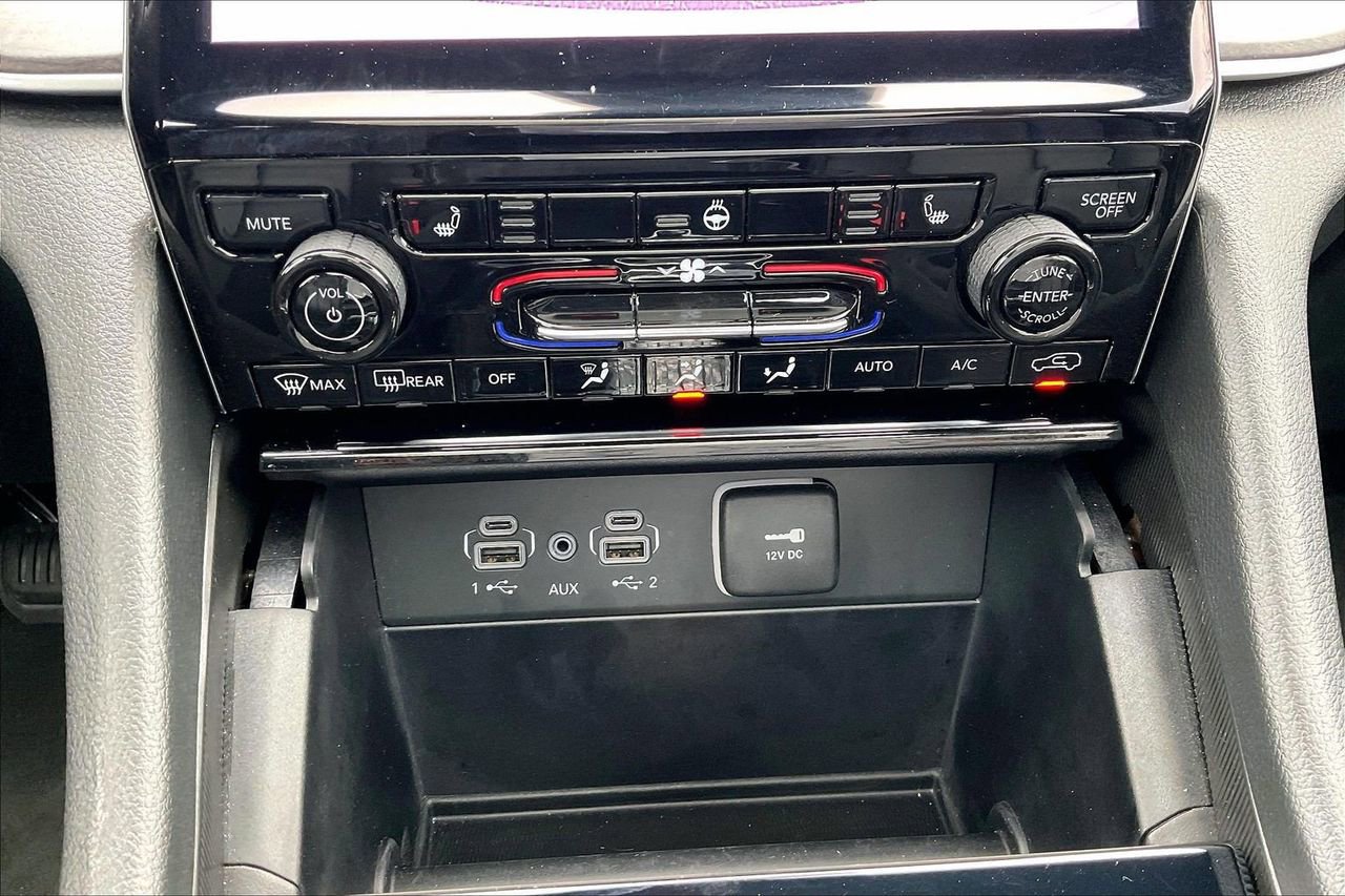 Certified 2025 Jeep Grand Cherokee Limited w/ Black Appearance Package image 20