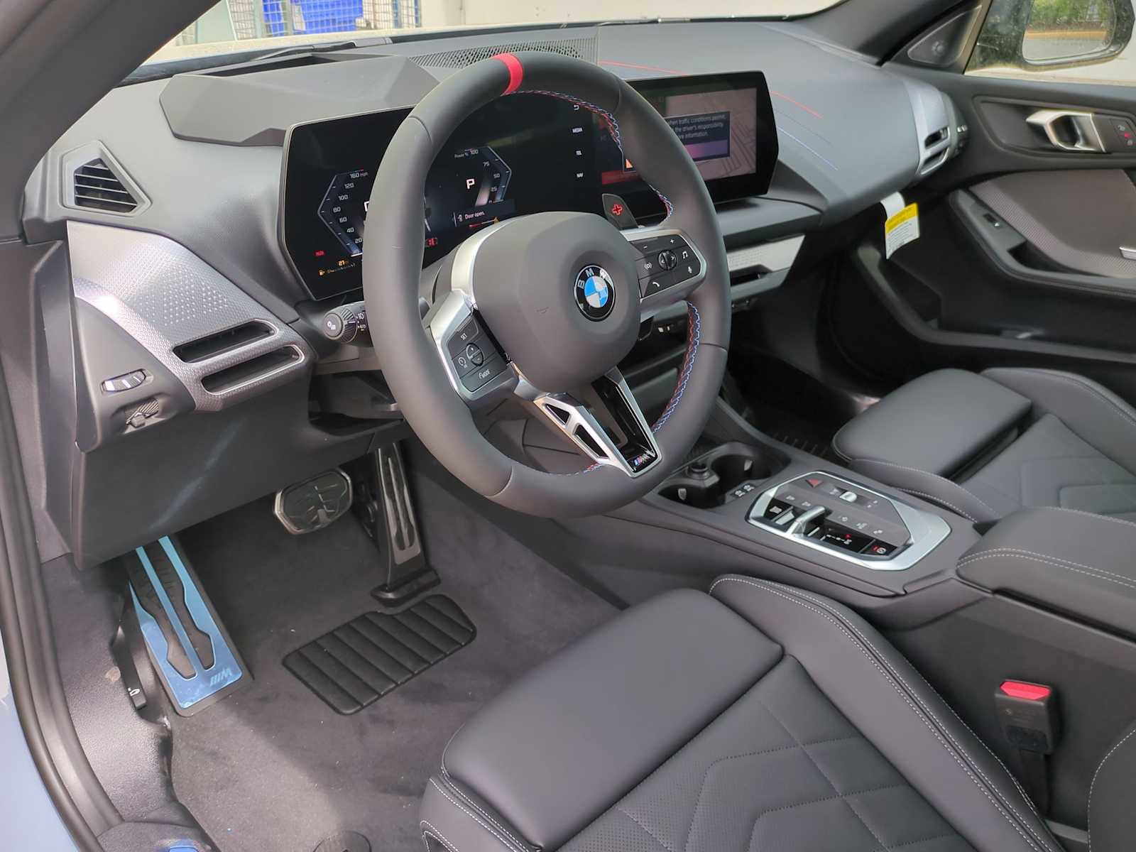 Used 2025 BMW M235i xDrive w/ Technology Package image 10