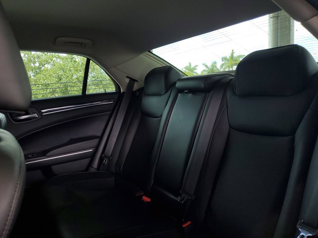 Used 2023 Chrysler 300 Touring L w/ Comfort Group RWD image 8