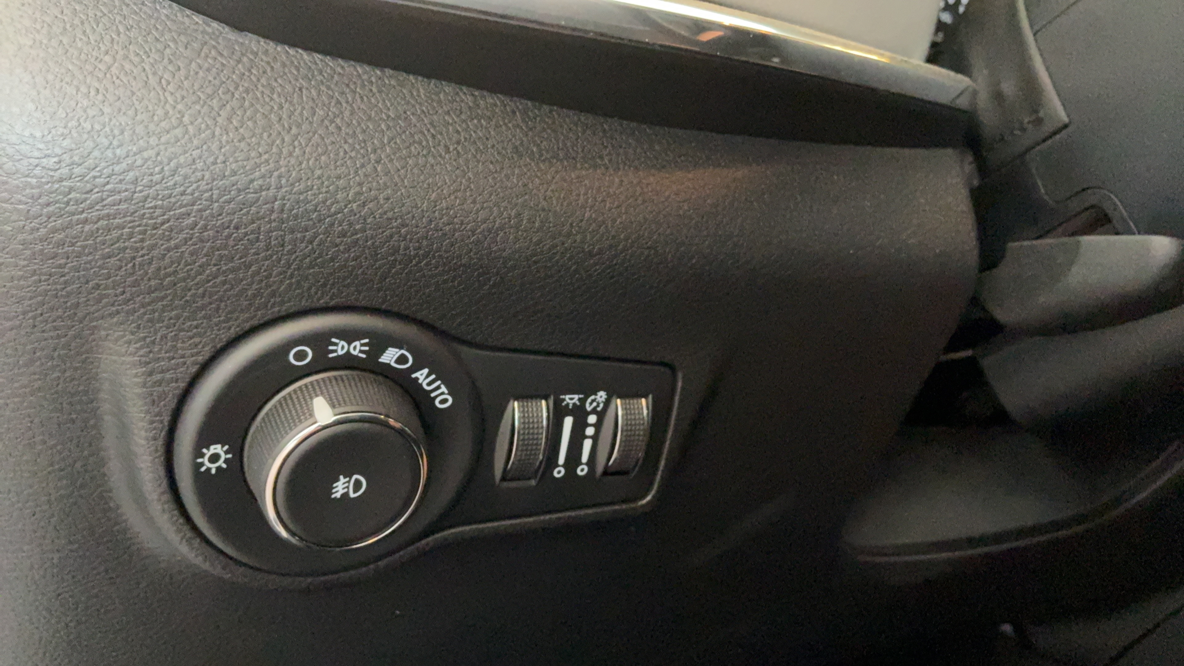 Used 2023 Jeep Compass Limited AWD/4WD image 12