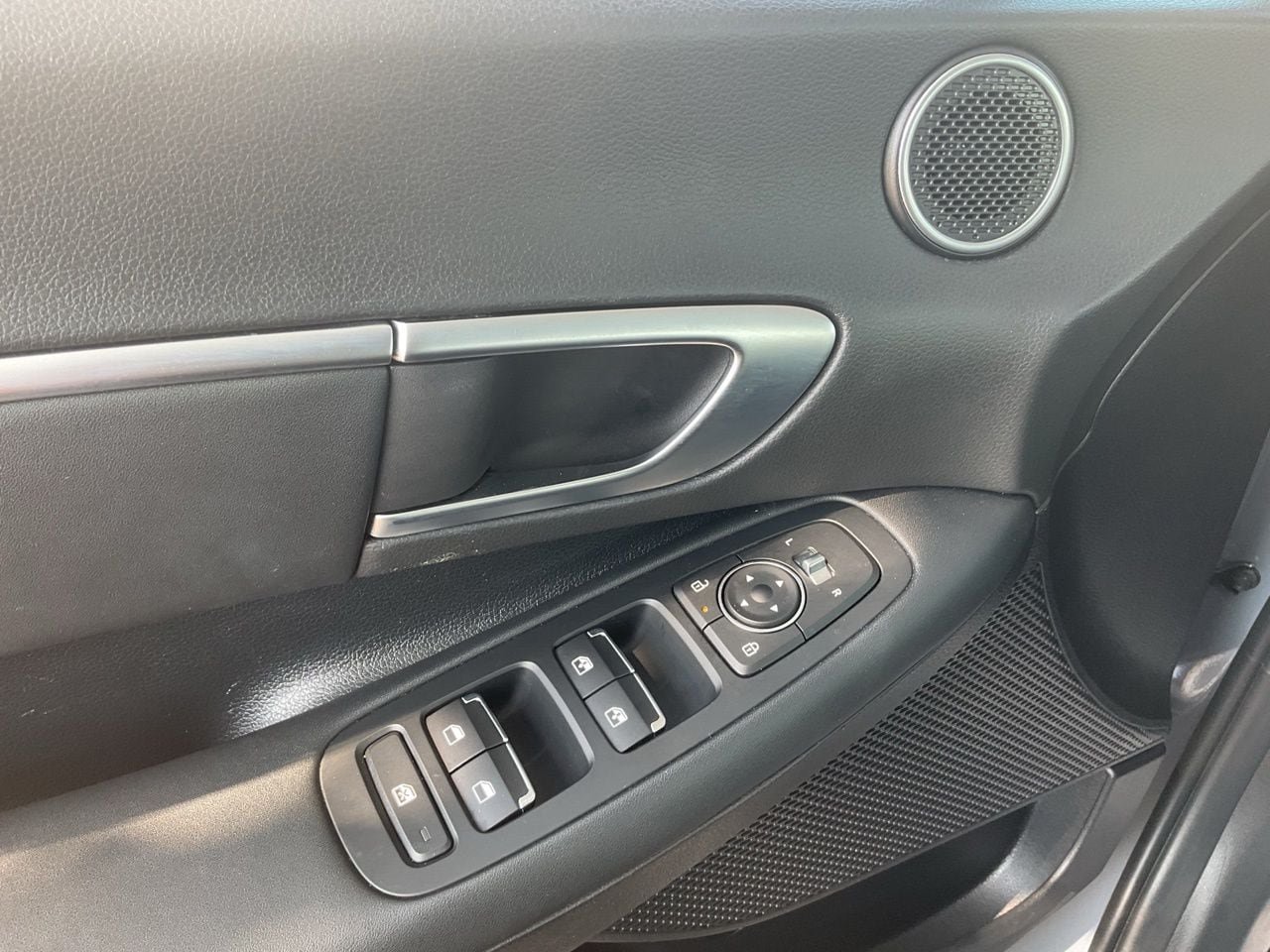 Used 2025 Hyundai Sonata SEL FWD image 20