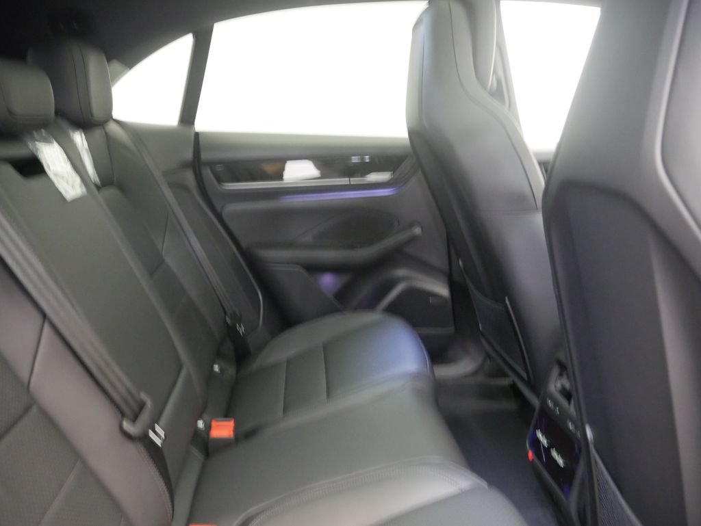 Certified 2026 Porsche Macan 4 Electric AWD/4WD image 29
