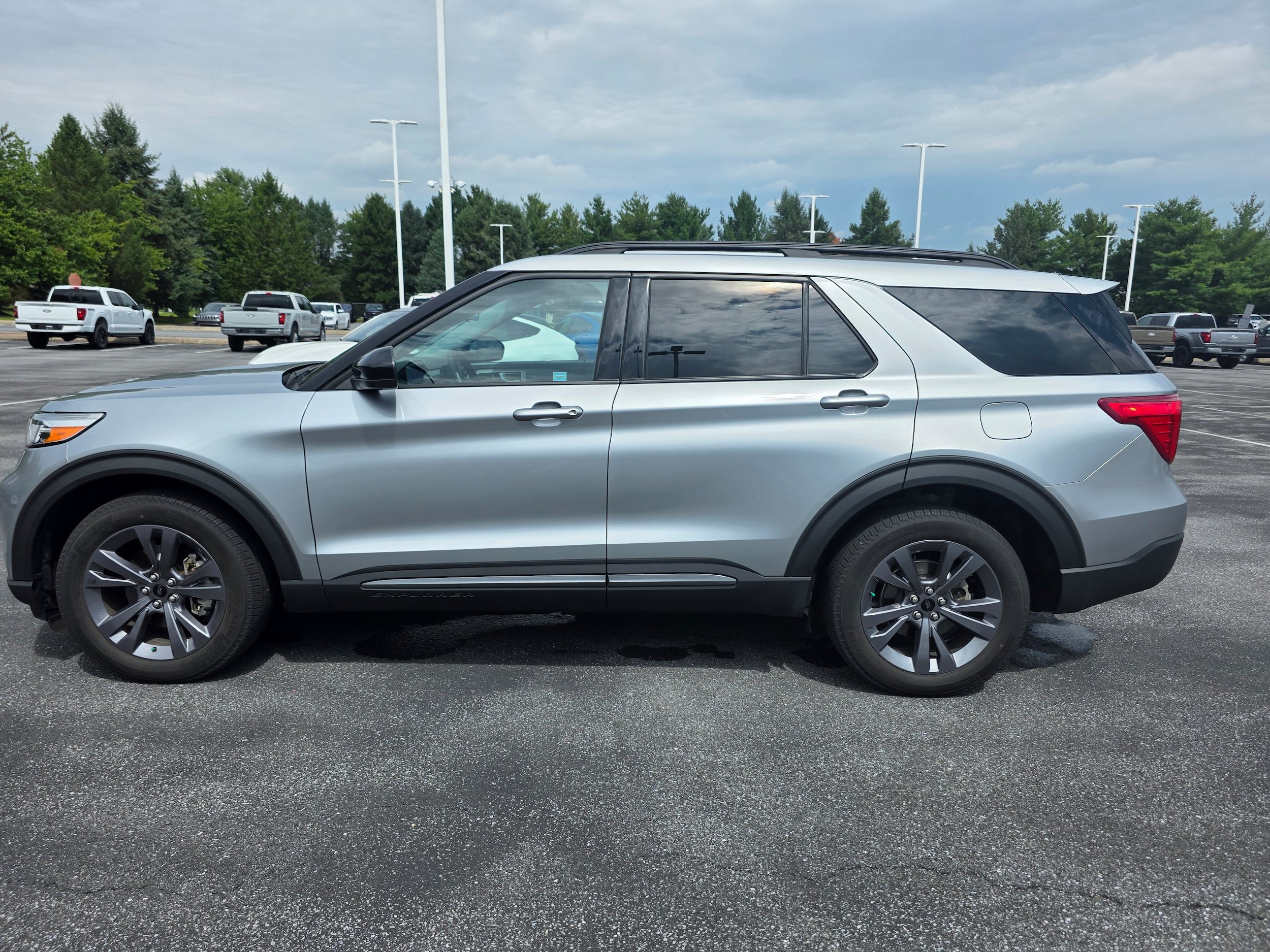 Used 2023 Ford Explorer XLT w/ Equipment Group 202A AWD/4WD video 2