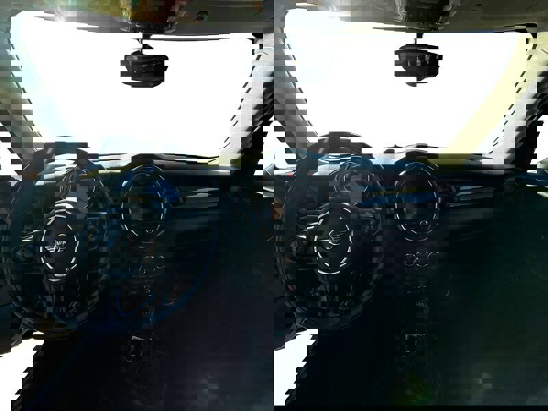 Used 2019 MINI Cooper 4-Door Hardtop w/ Signature Upholstery Package image 10