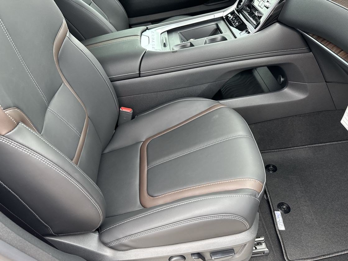 New 2026 Nissan Armada SL w/ Captain's Chari Seat Package RWD image 10