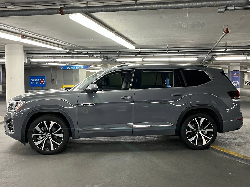 Certified 2025 Volkswagen Atlas SEL Premium R-Line AWD/4WD image 35