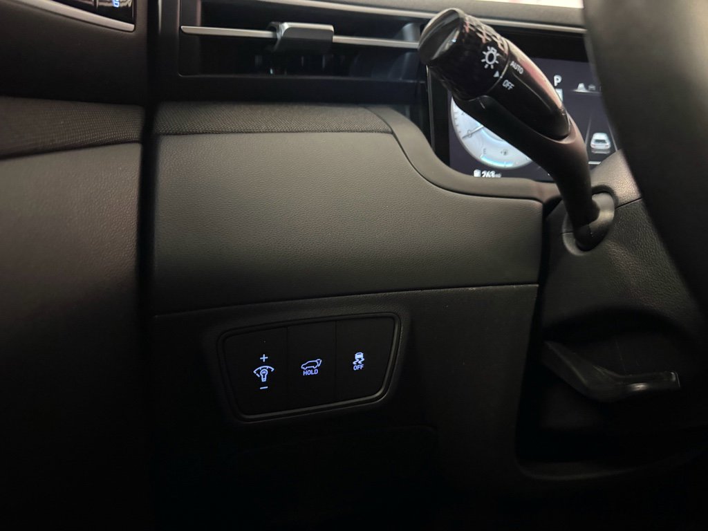 Used 2022 Hyundai Tucson Limited w/ Cargo Package image 16