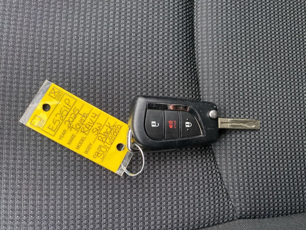 Used 2025 Toyota RAV4 LE AWD/4WD image 23