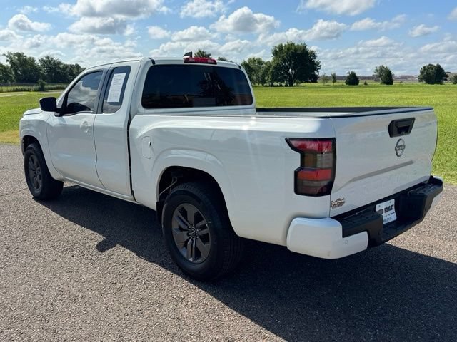 Used 2025 Nissan Frontier SV RWD image 4