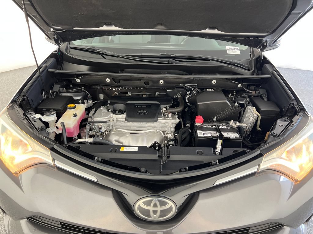 Used 2018 Toyota RAV4 XLE FWD image 24