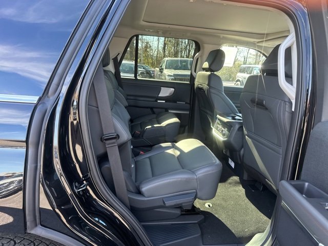 New 2025 Ford Expedition Active image 34