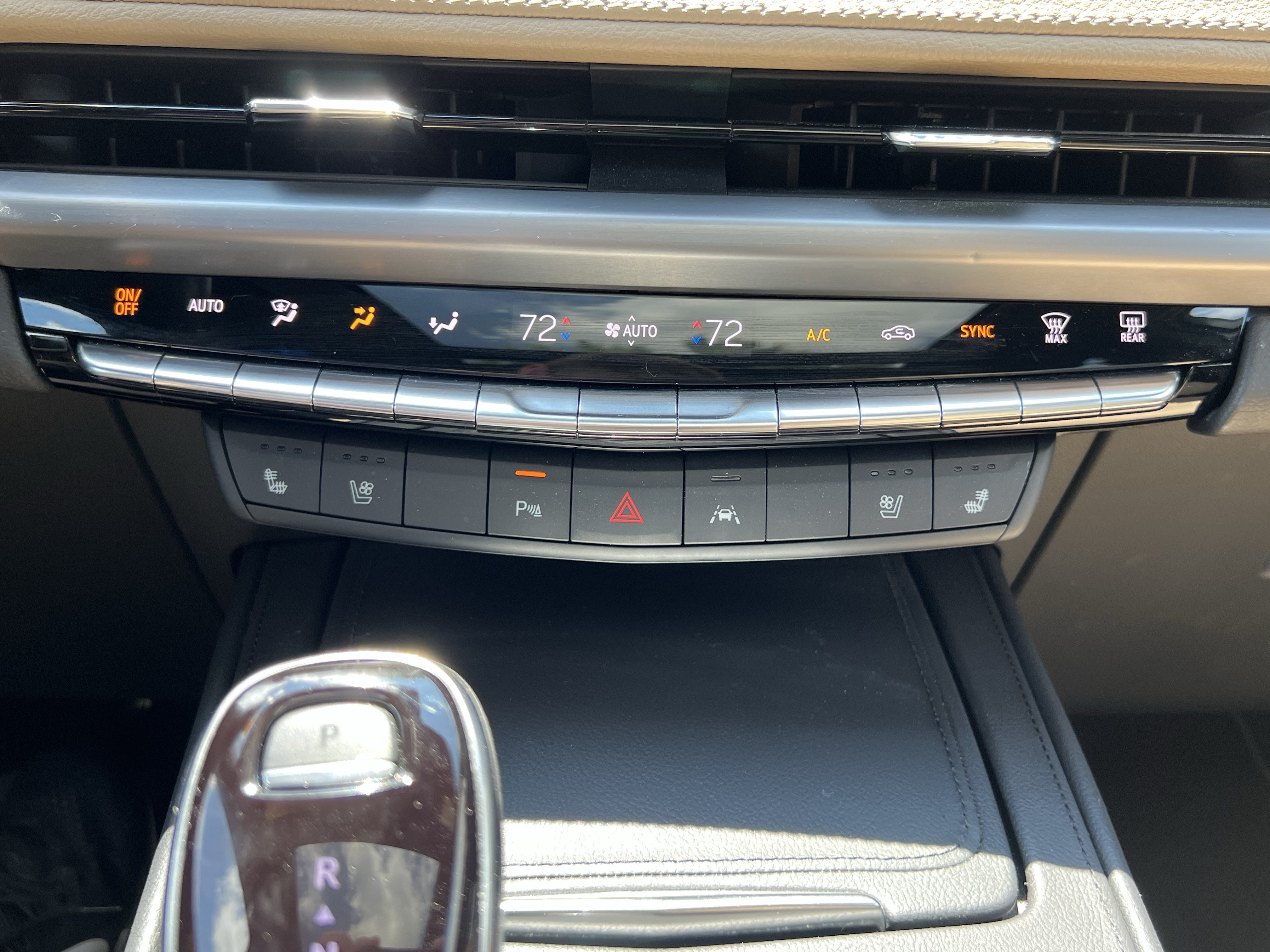 Used 2025 Cadillac XT4 Premium Luxury FWD image 29