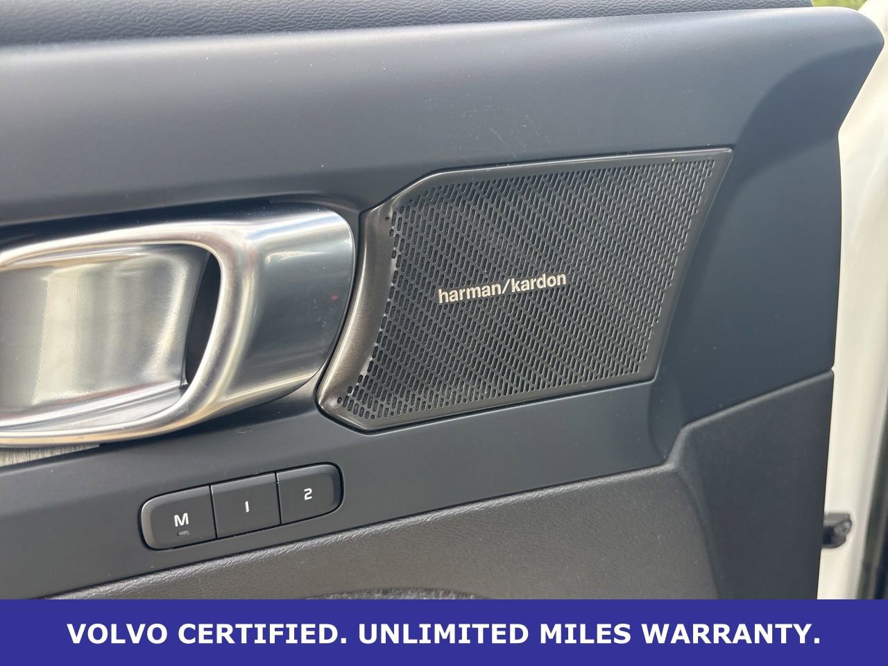 Certified 2023 Volvo XC40 B5 Ultimate w/ Protection Package Premier AWD/4WD image 17