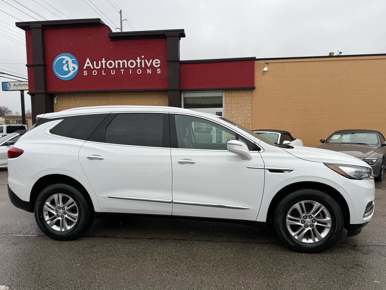 Used 2018 Buick Enclave Essence FWD image 4
