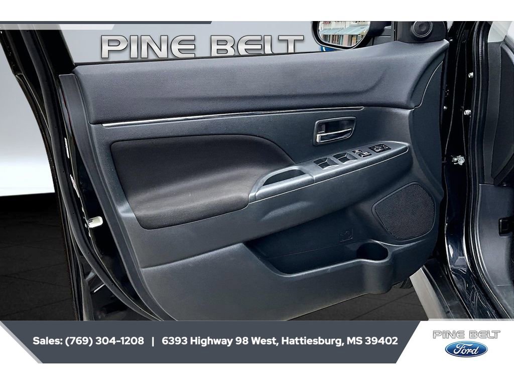 Used 2023 Mitsubishi Outlander Sport ES AWD/4WD image 17