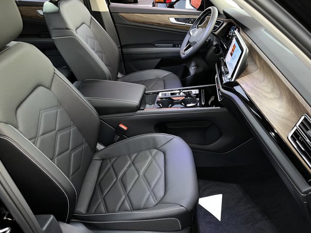 New 2026 Volkswagen Atlas SE image 8