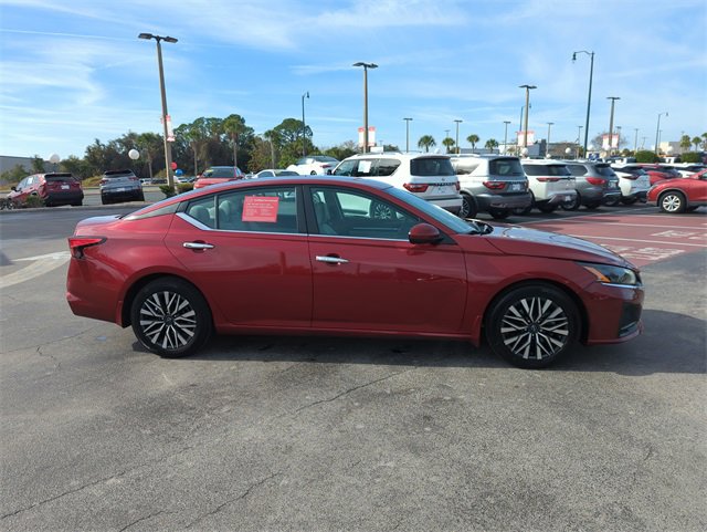 Certified 2023 Nissan Altima 2.5 SV image 2