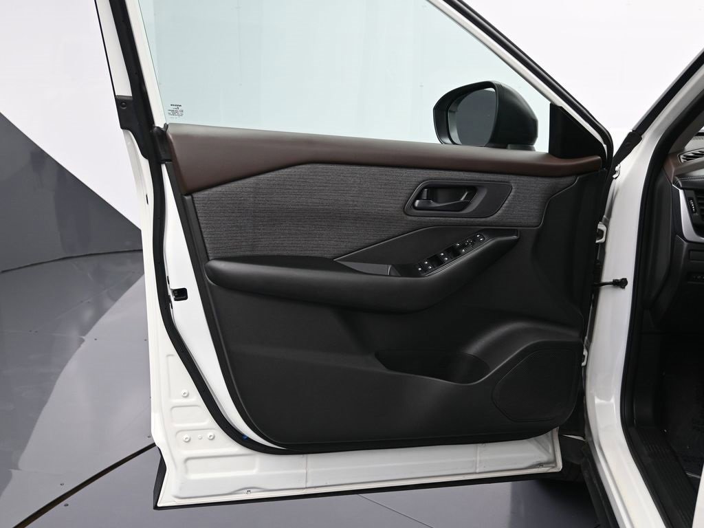 Certified 2023 Nissan Rogue S image 11