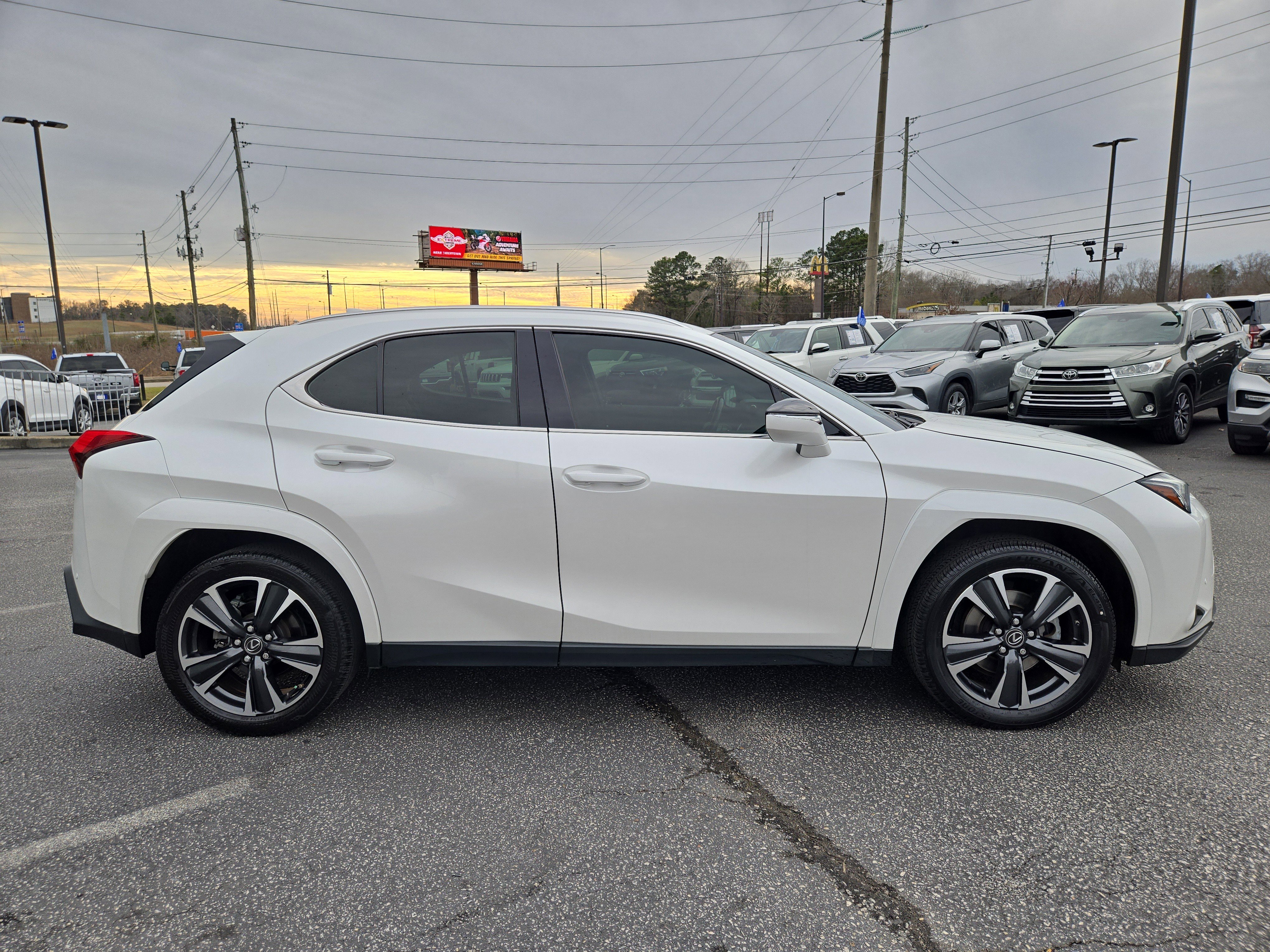 Used 2022 Lexus UX 200 200 Base image 6