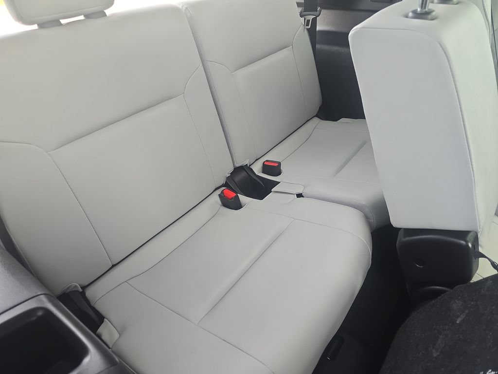 Used 2025 Mitsubishi Outlander SE AWD/4WD image 12