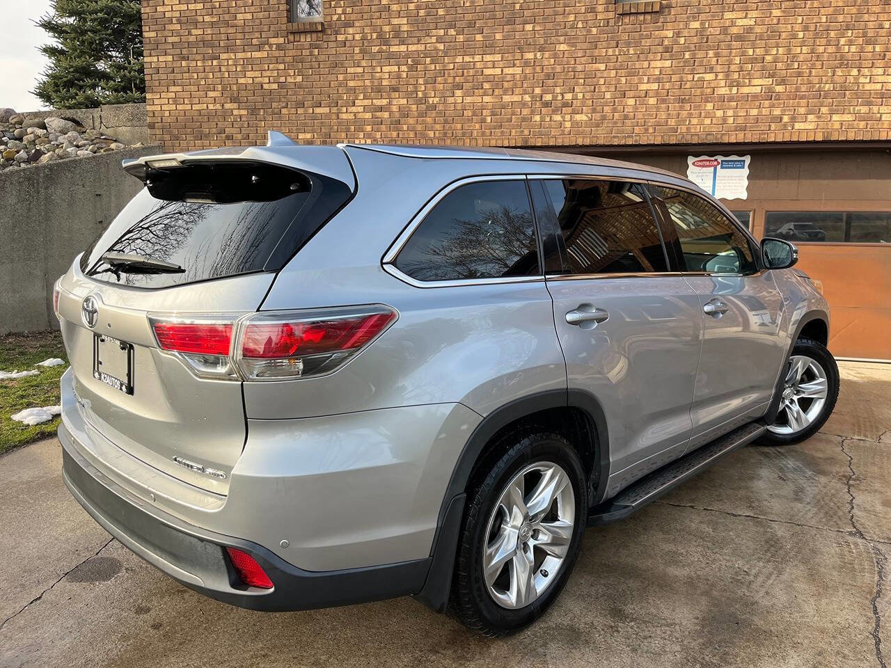 Used 2014 Toyota Highlander Limited AWD/4WD image 10