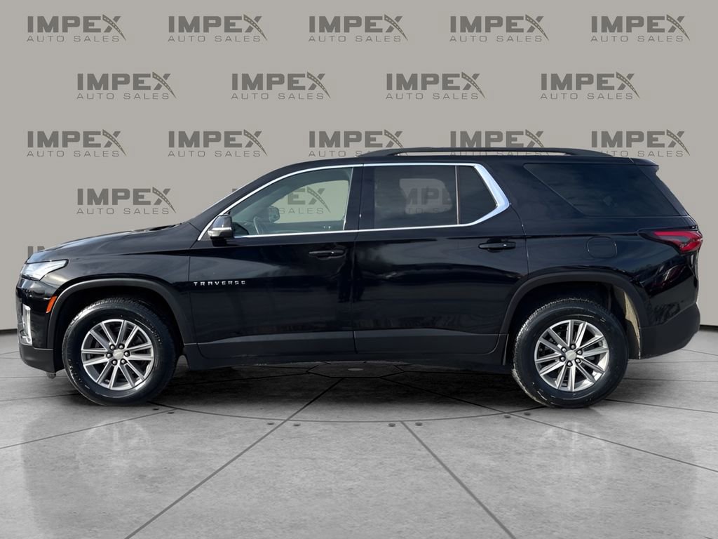 Used 2022 Chevrolet Traverse LT image 2