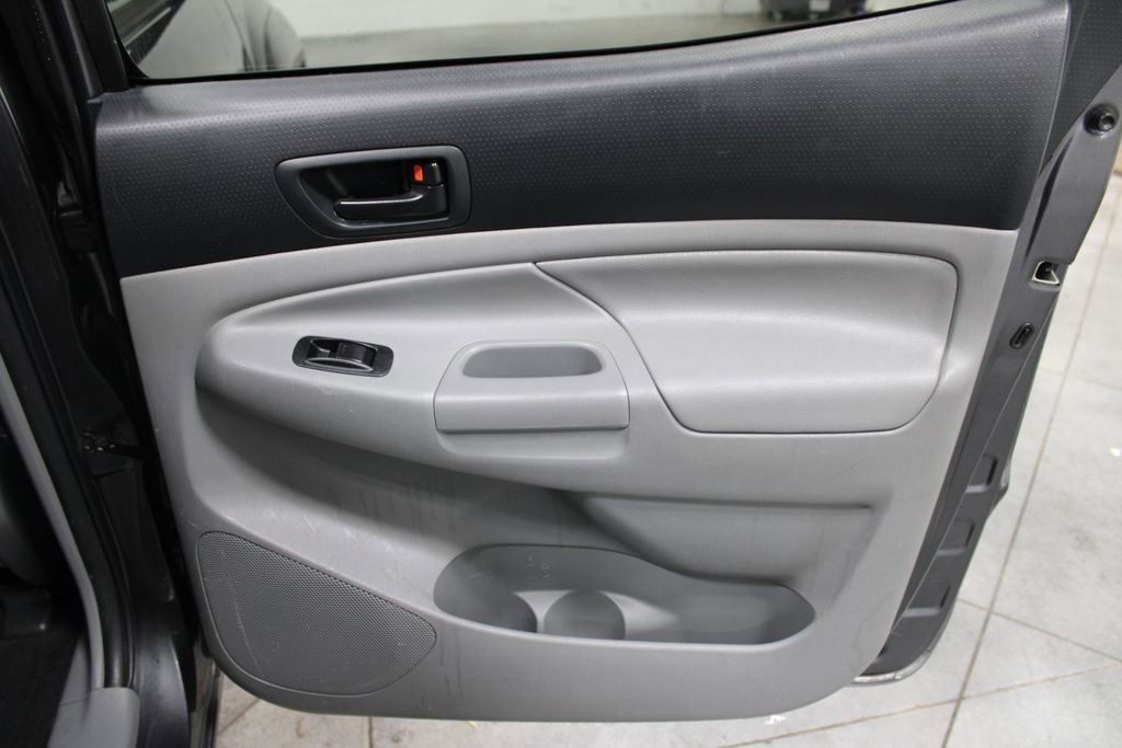 Used 2014 Toyota Tacoma 2WD Double Cab image 27