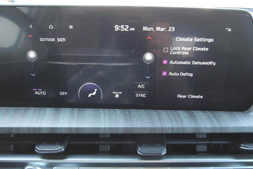 Used 2024 Kia Telluride EX w/ EX Captain's Chair Package image 37