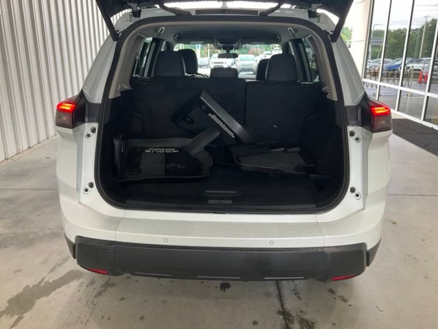Used 2025 Nissan Rogue SV AWD/4WD image 17