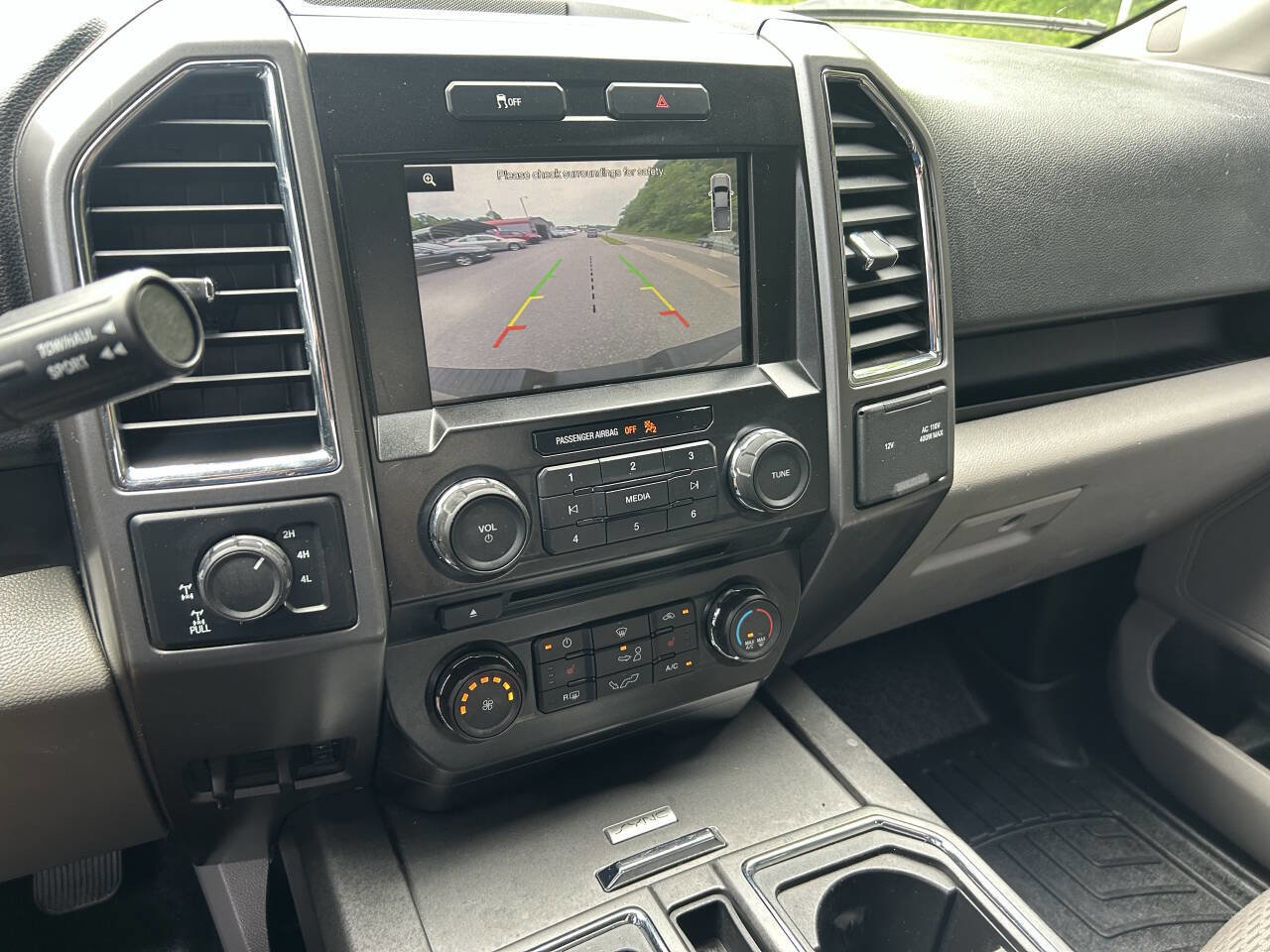 Used 2015 Ford F150 XLT w/ Equipment Group 302A Luxury image 19