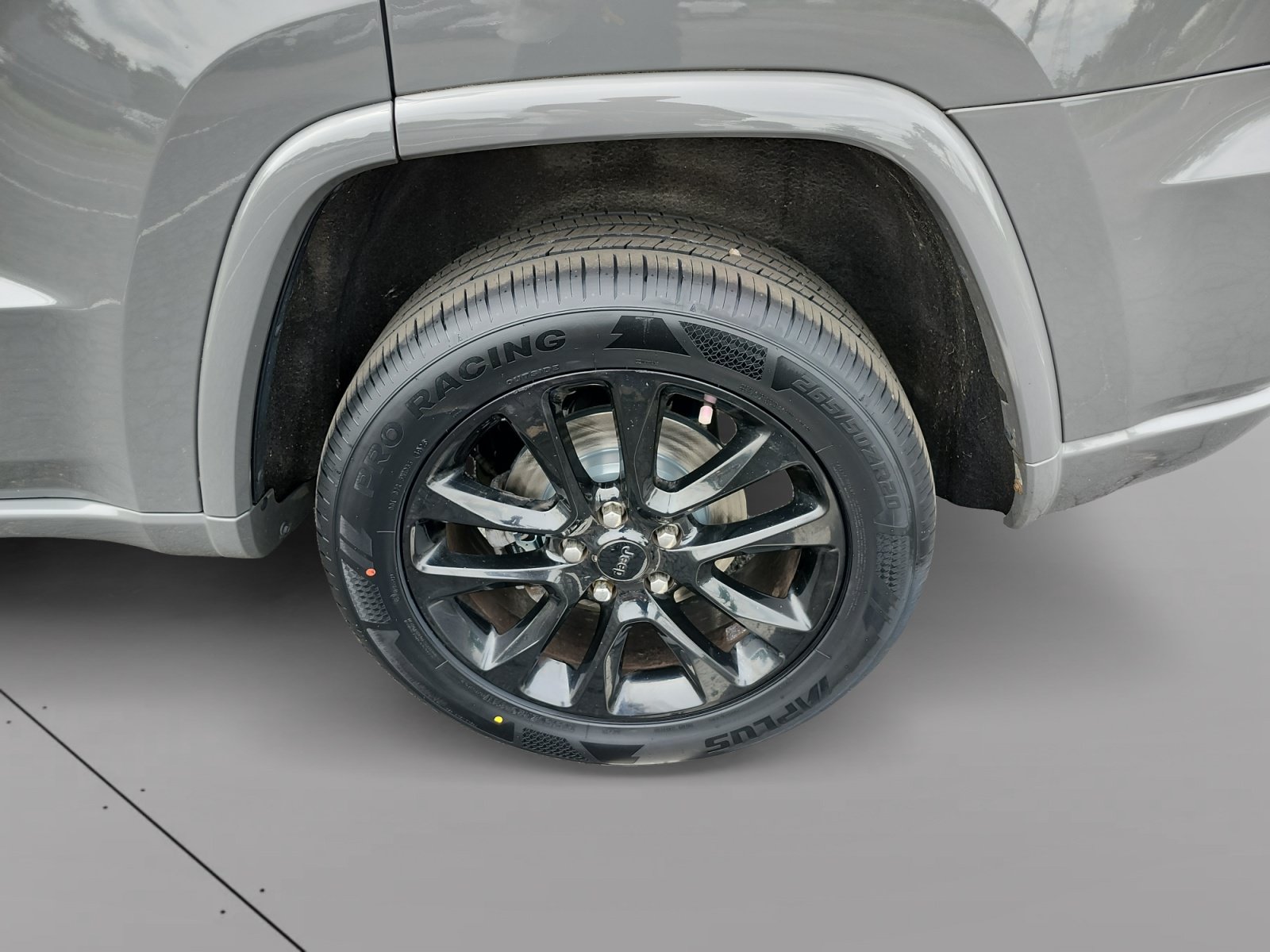 Used 2019 Jeep Grand Cherokee Altitude AWD/4WD image 15