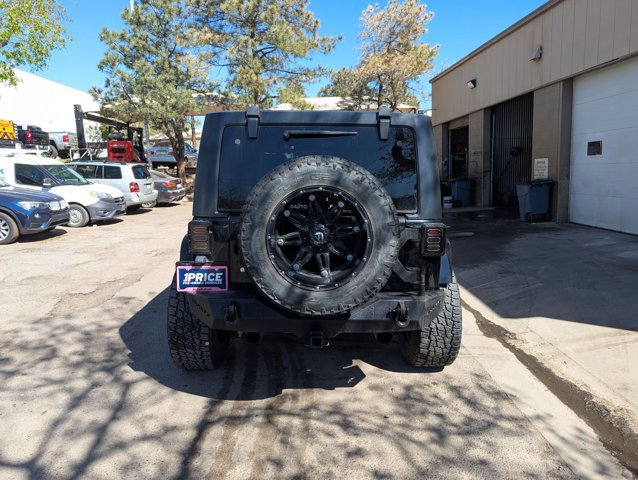 Used 2016 Jeep Wrangler Unlimited Sahara w/ Connectivity Group AWD/4WD image 6